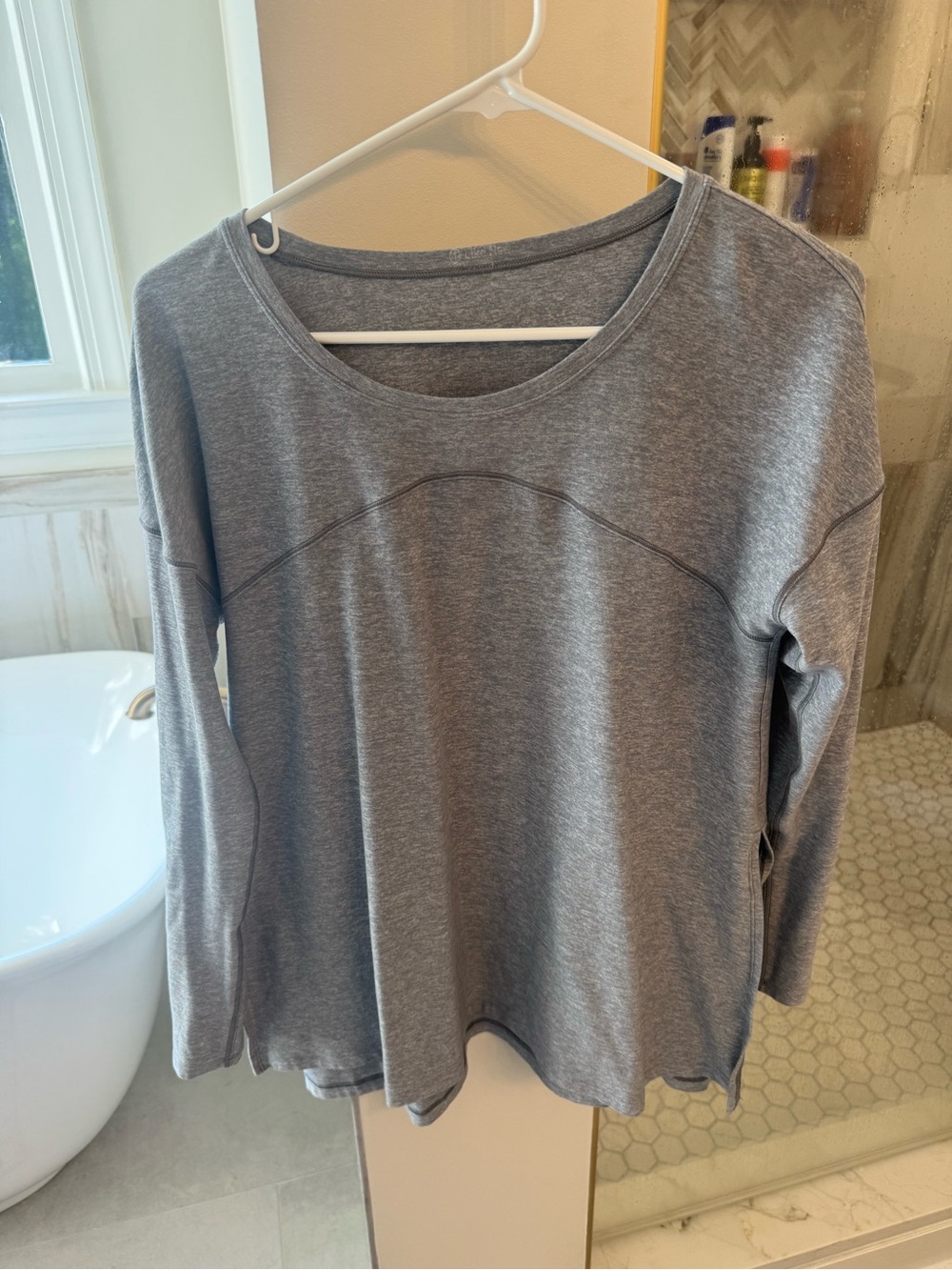 lululemon athletica Heather Gray Long-Sleeve Knit Top- Size 6/8